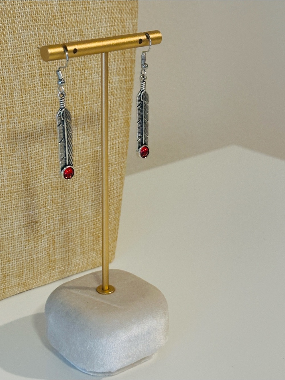 Fashion Jewelry Silver Feather Drop Earrings with Red Stone